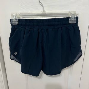 Lululemon Hotty Hot Low-Rise Lined Short 2.5” in Navy